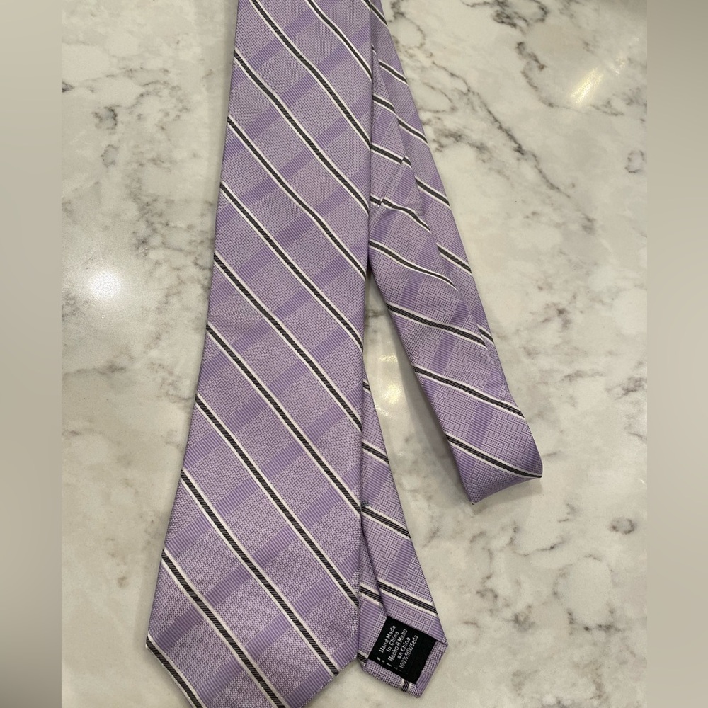 Perry Ellis 100% Silk Tie